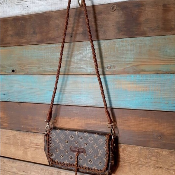 Unauthentic**** - Picture 2 of 3